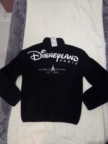 Veste sherpa Polaire logo ©️ Disneyland Paris✨️ taille S + 1 goodies Disney offert
