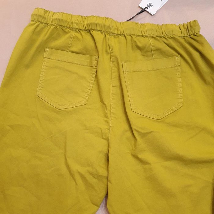 Magnifique pantalon Coupe 7/8eme couleur vert olive Taille haute Breal Taille 48 - photo numéro 6