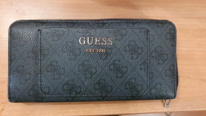 Grand portefeuille Guess