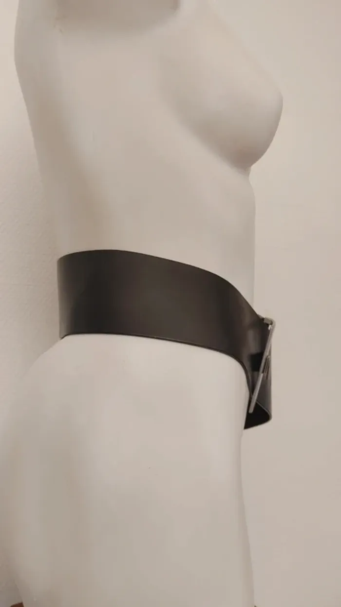 Épaisse large ceinture en cuir vintage noir - photo numéro 4