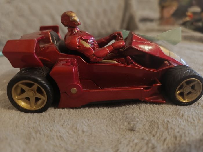 Iron man et véhicules - photo numéro 2