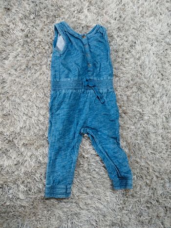 Jolie combinaison bébé fille taille 6 mois manches courtes