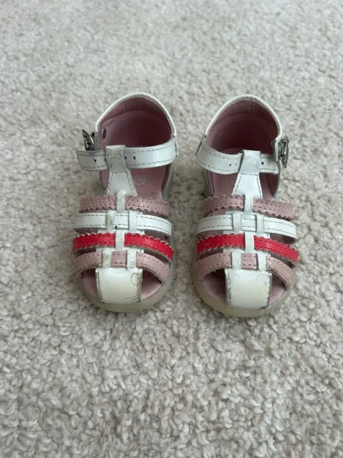 Paire de chaussures vernies de type sandales blanches fille -19 - DPAM