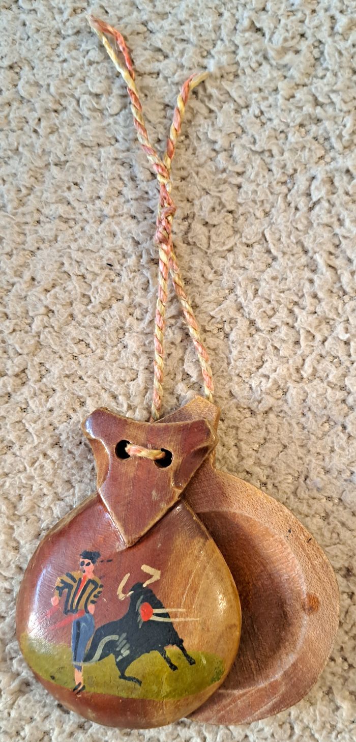 Castagnettes en bois aux décors espagnols