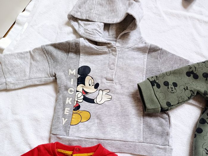 Lot de vêtements taille 6 mois Disney - photo numéro 10