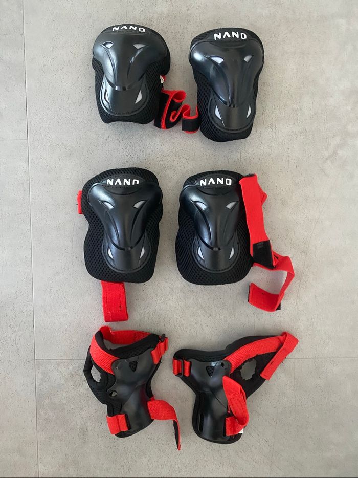 Set de protection junior genouillères coudières et protège poignets Nano  Pour sports à roulettes - photo numéro 2