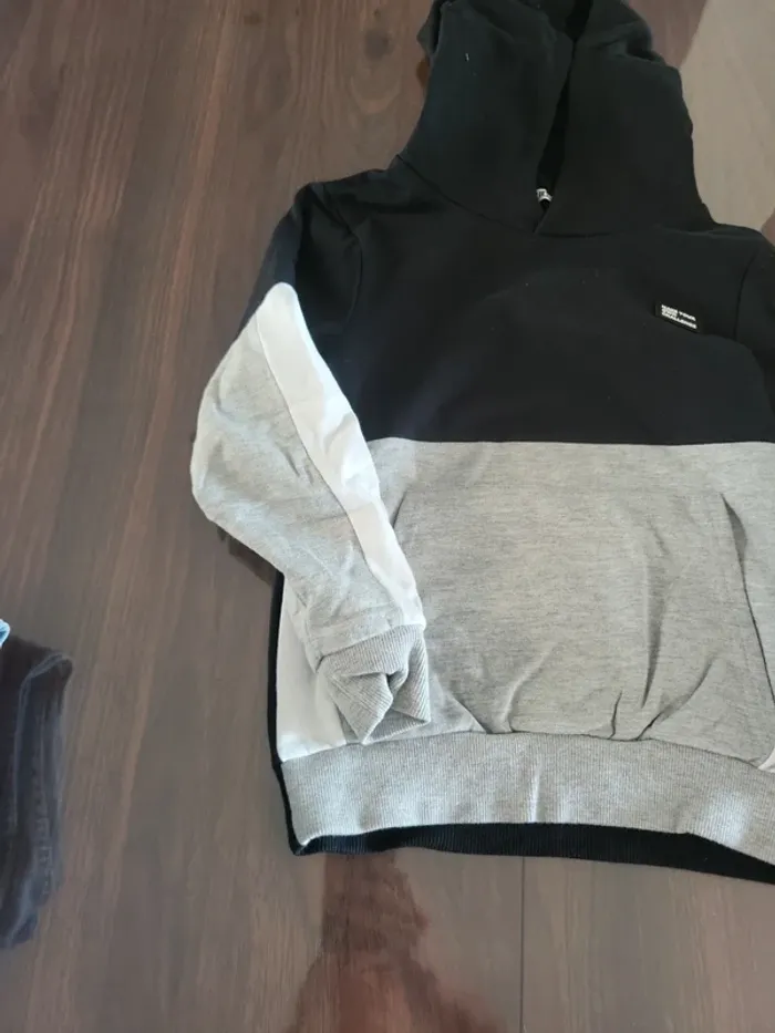 Pull enfant 7 ans - photo numéro 2