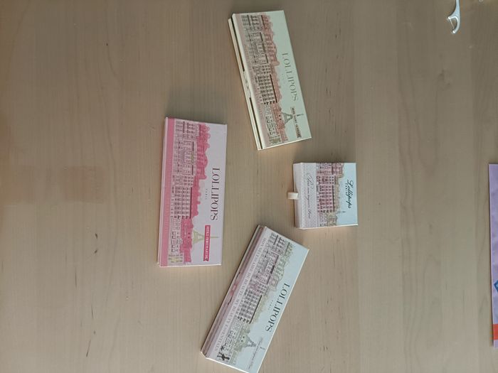 Lot de 4 palettes Lollipops + un blush + une houpette pailletée - photo numéro 4