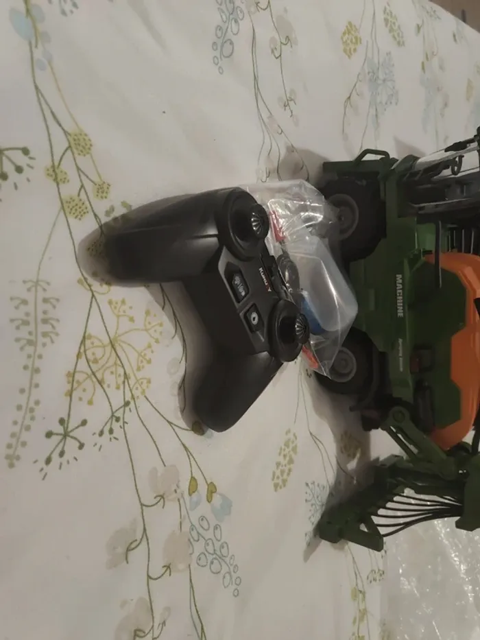 Tracteur Telecommandé avec Irrigation - photo numéro 3