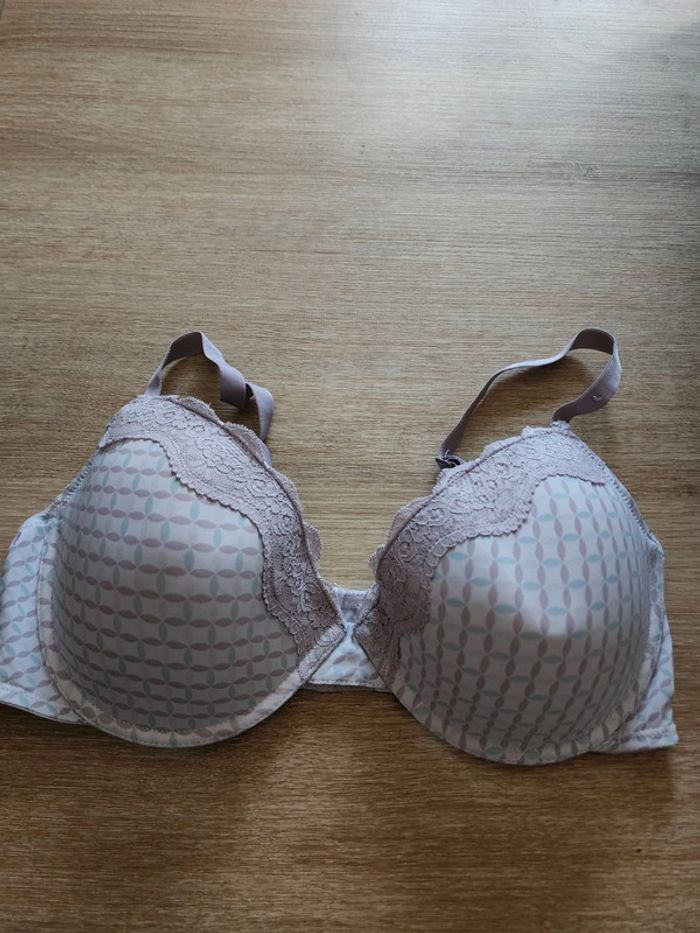 Soutien gorge femme taille 100D - plus - très bon état
