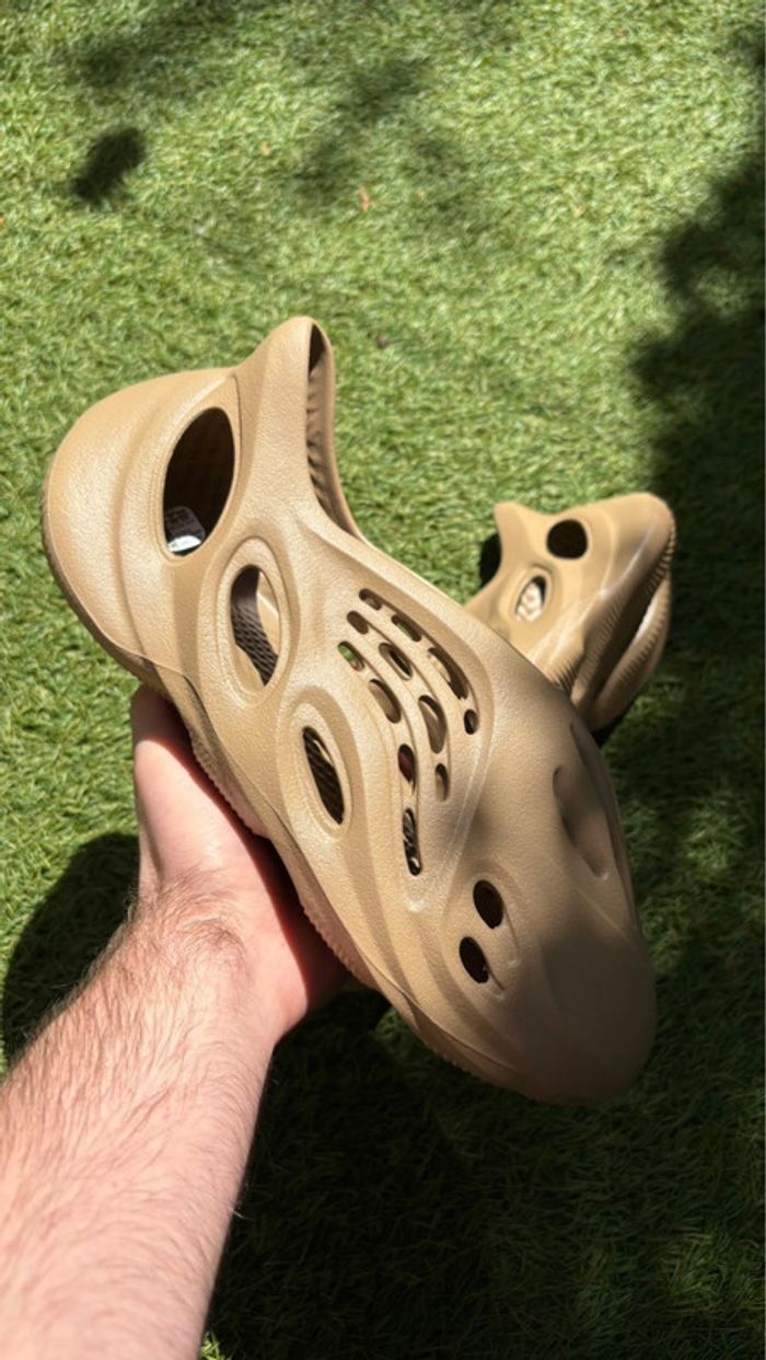 Adidas Yeezy Foam Runner Clay taupe - photo numéro 2