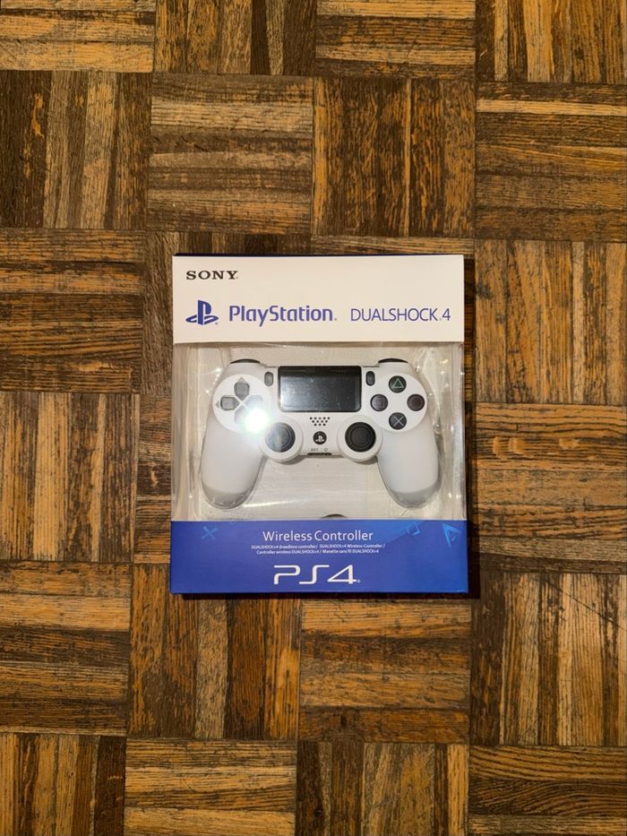 Manette PS4 Neuve Blanc - photo numéro 1