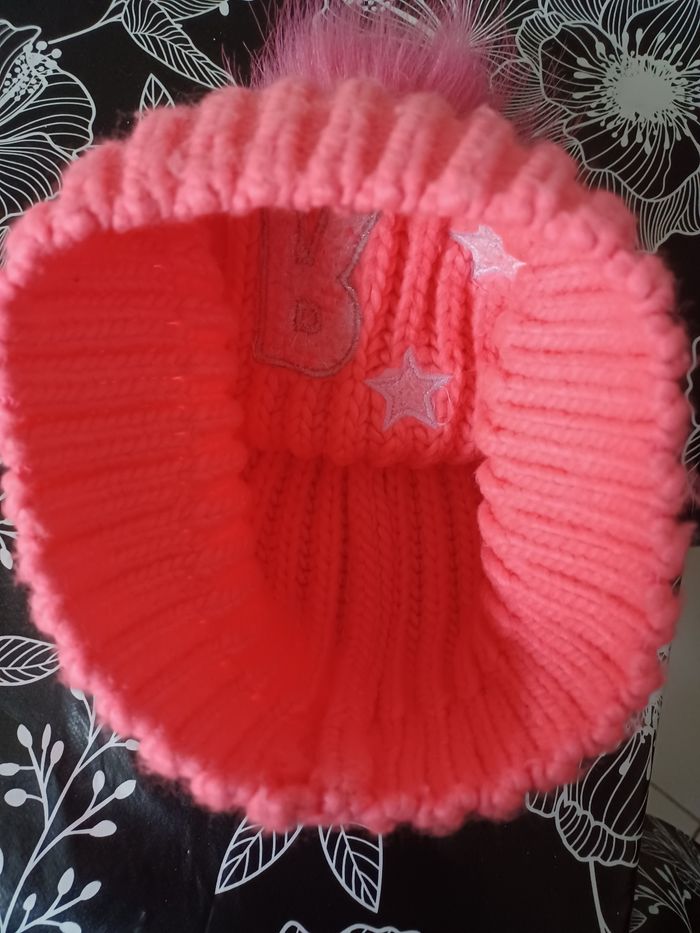 Bonnet rose avec lettre R - photo numéro 4