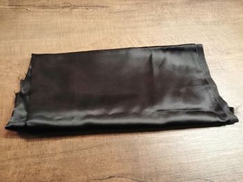 tissu de doublure ou autre noire 148 x 43 cm