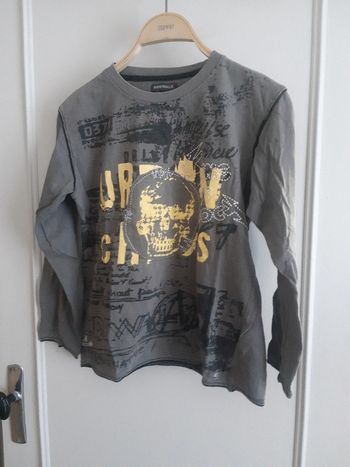 T shirt sidewalk