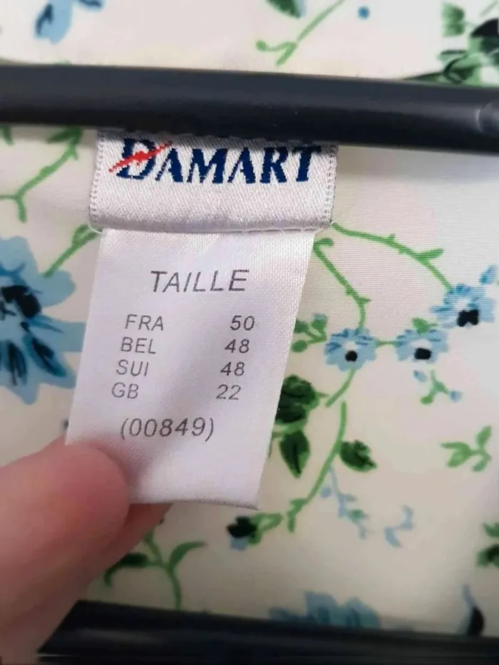 Chemise  fleurie  Damart  taille 50 - photo numéro 4