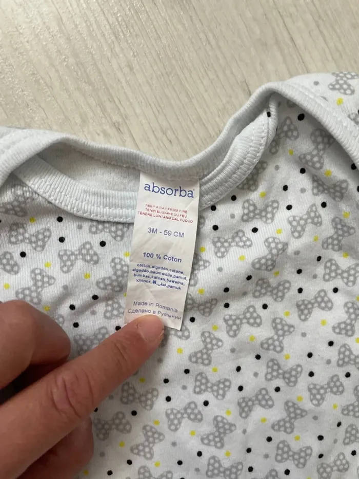 Lot 3 bodies / body absorba 3 mois - photo numéro 4