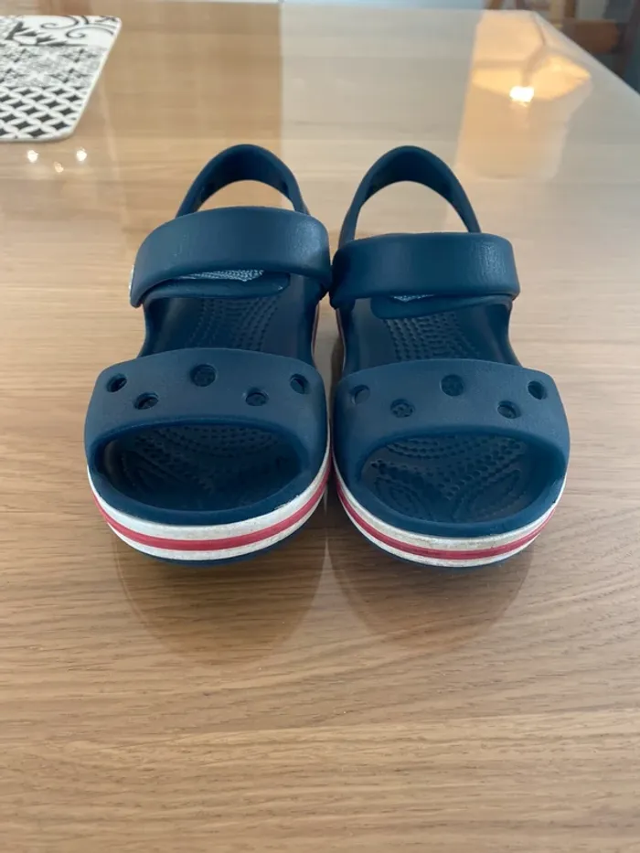 Sandales Crocs T 24-25 (8) - photo numéro 2