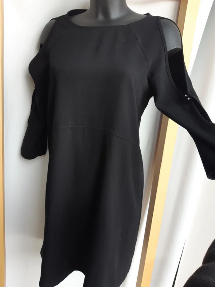 Ikks robe noire taille 36 en tbe