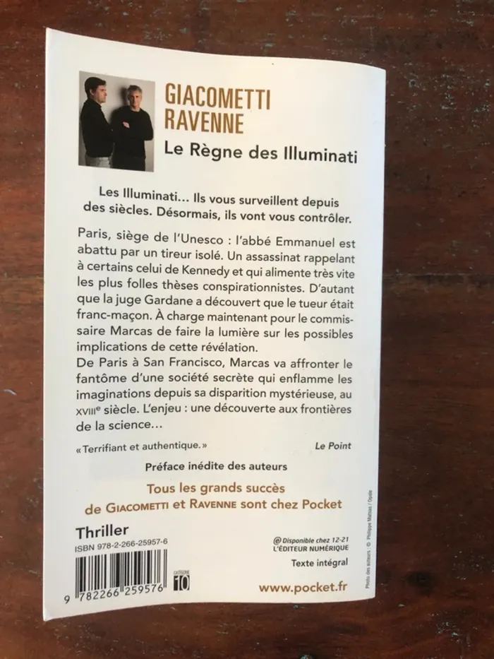 Livre poche "Le règne des illuminati" de Giacometti Ravenne - photo numéro 2