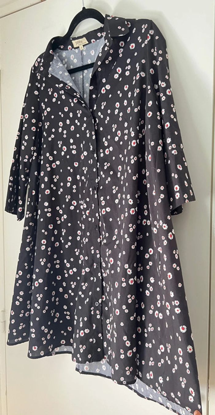 Robe chemise courte fleurie évasée Taille M - photo numéro 2