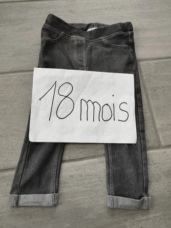 Lot n° 446 Legging Gémo 18 mois