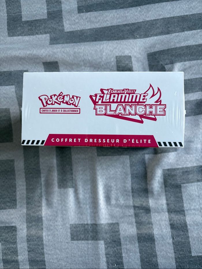 Pokémon ETB Flamme Blanche EV10.5 - photo numéro 2