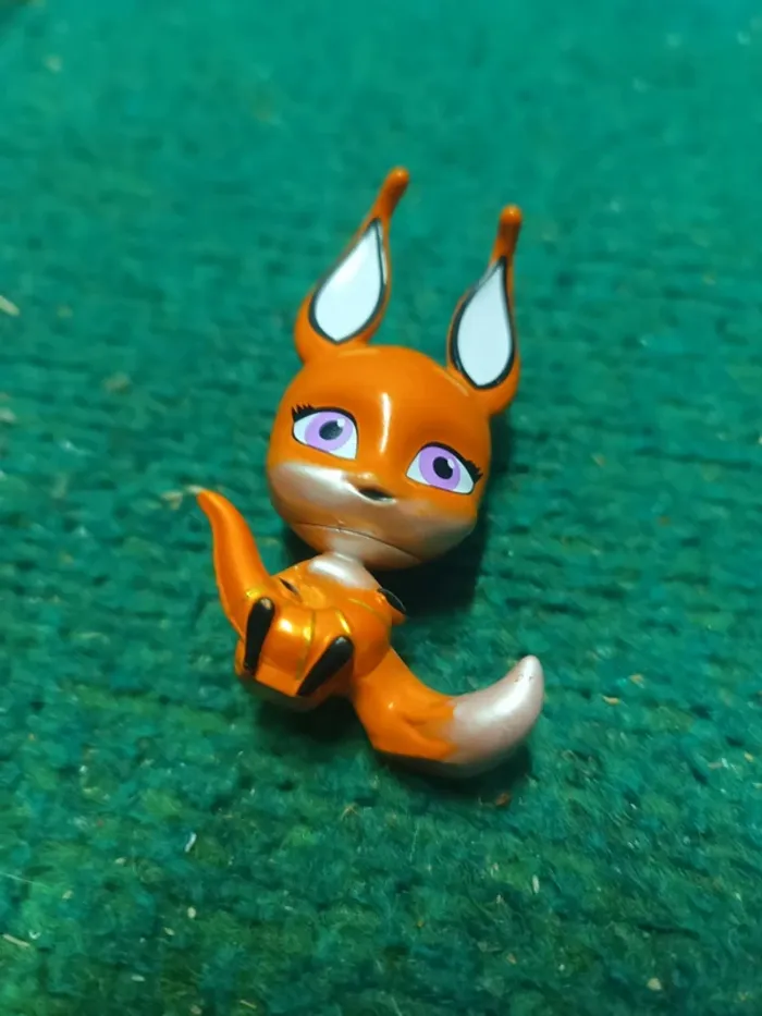 figurine miraculous kwami Trixx (renard)
état neuf - photo numéro 3