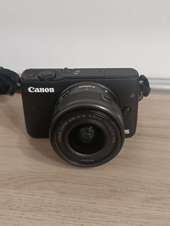 Appareil photo canon M10