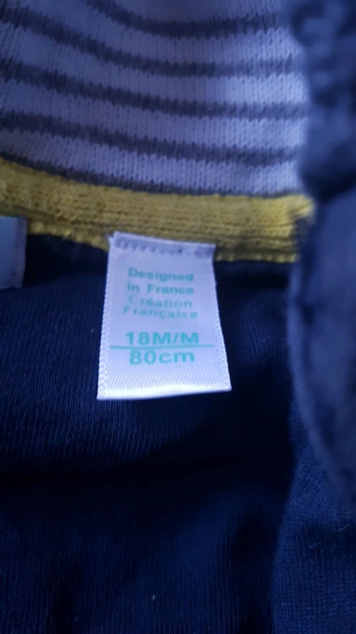 Lot 3 gilets et 1 tshirt - photo numéro 2