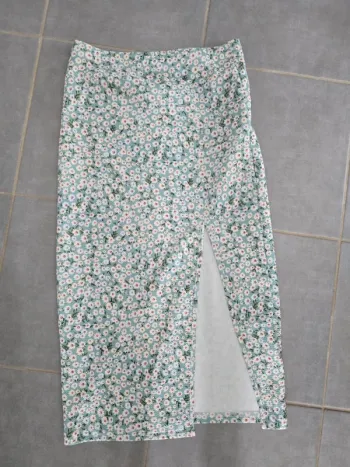 Magnifique jupe longue fleurie taille haute