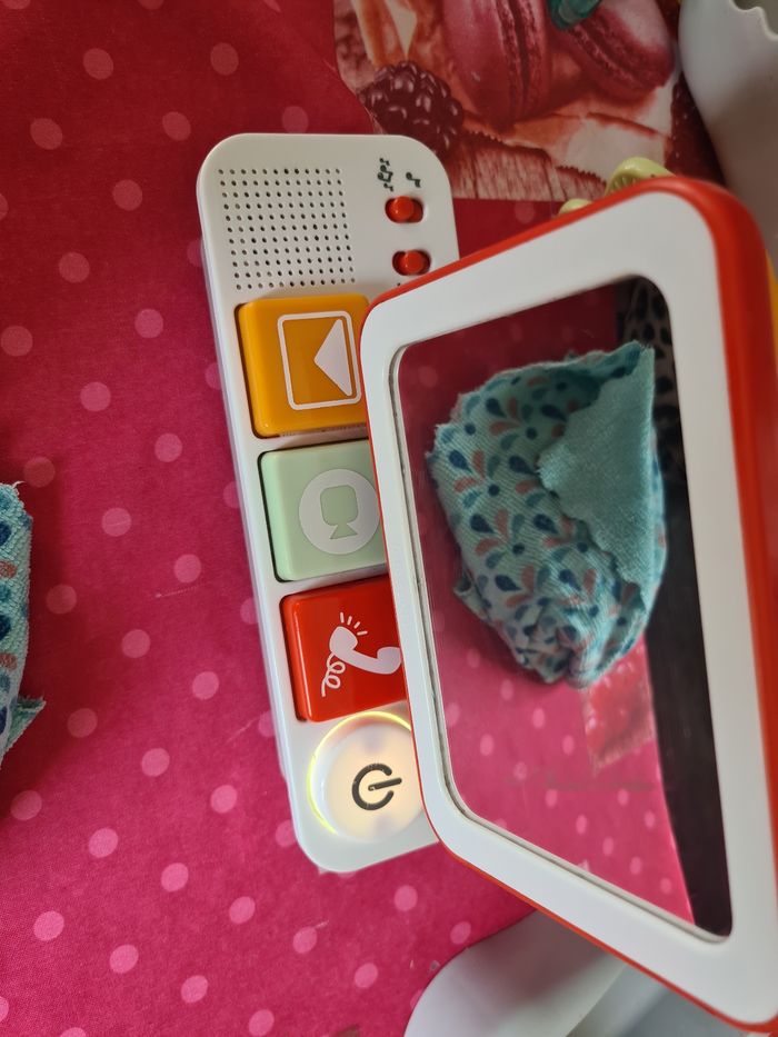 Centre/ table d'activités 2 en 1 fisher price - photo numéro 2