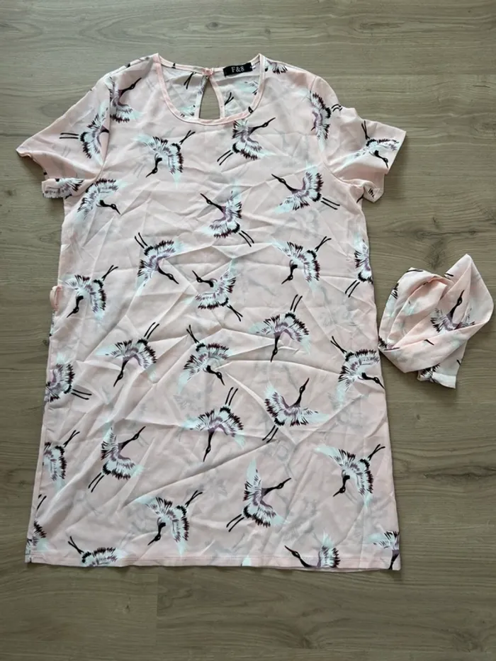 Robe rose motif oiseaux