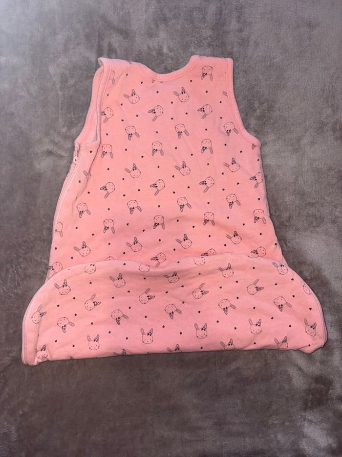 Gigoteuse Kiabi rose 0-6 mois en très bon état. - photo numéro 7