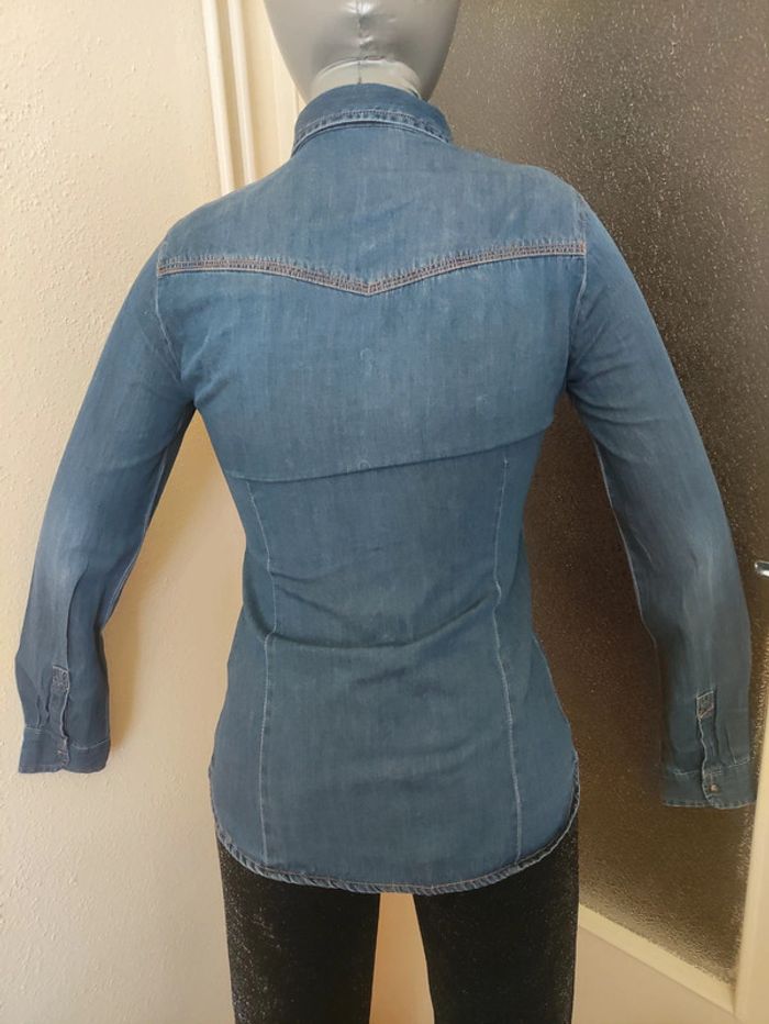 Chemise en jean taille 34 - photo numéro 2