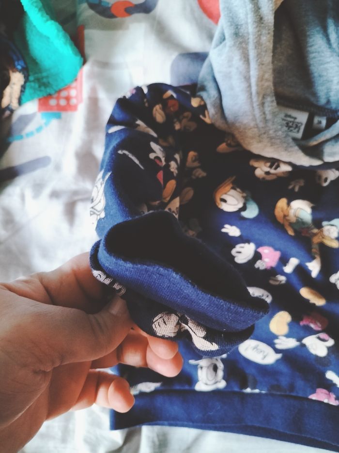 Pull à capuche disney - photo numéro 3