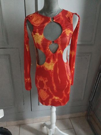 Robe taille 38 Prettylittlething