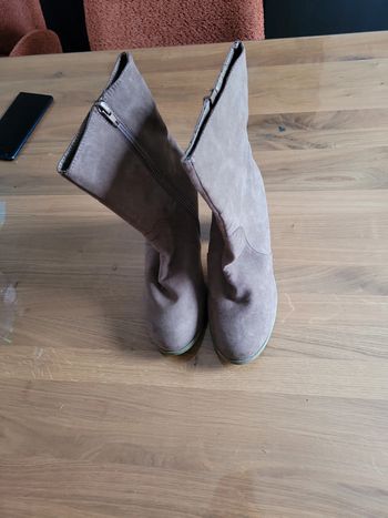 Bottes mi hautes à talons pointure 38 Women Only