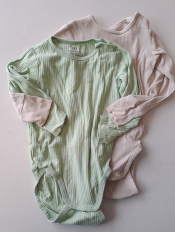 Lot bodies ML 24 mois