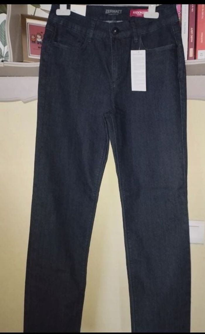 Jean neuf taille 38 straight fit