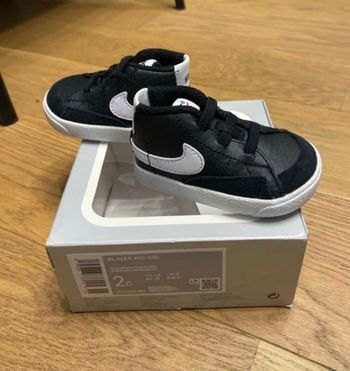 Basket bébé nike neuve