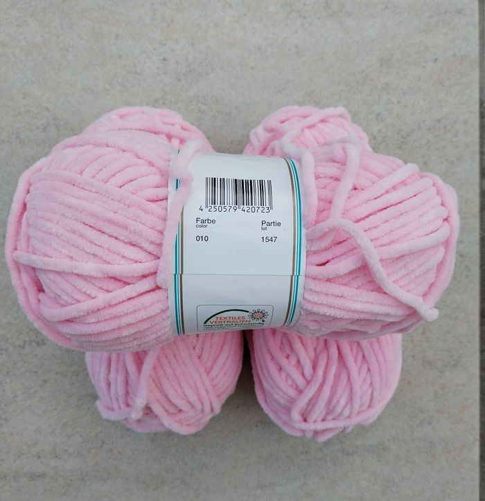 Lot de 3 pelotes de Laine chenille /velours rose Neuf - photo numéro 4