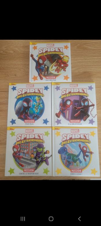 Lot de 5 livres marvel