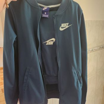 Survêtement nike taille 12 ans