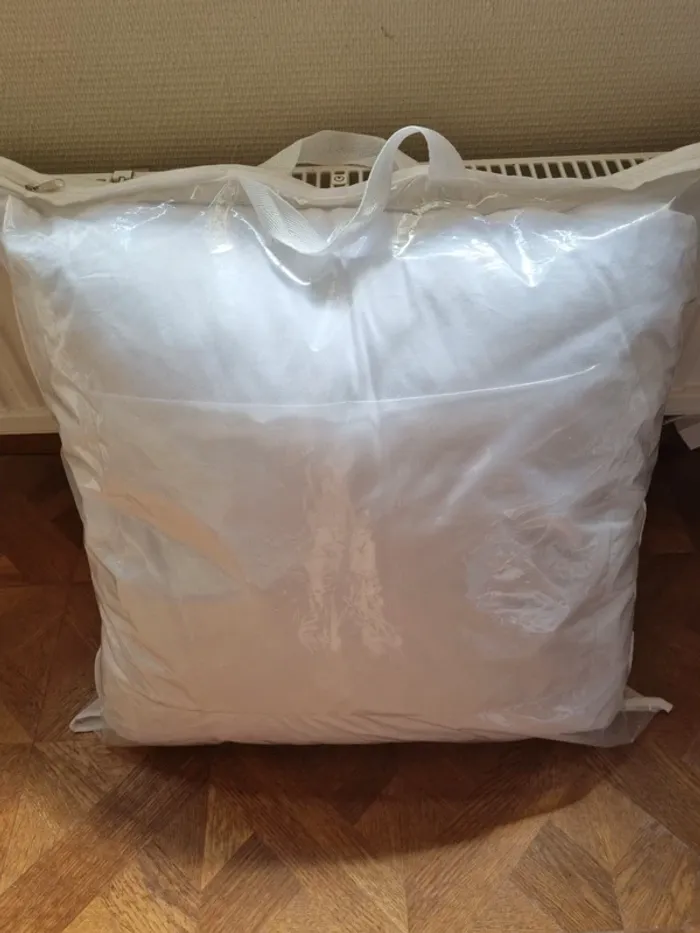 2 Oreillers carré ferme synthétique Suprême 64 x 64