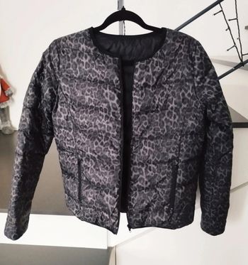 Doudoune femme col rond léopard noir et gris taille 40 Tex