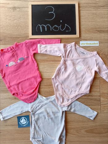 Lot de 3 bodies manches longues.