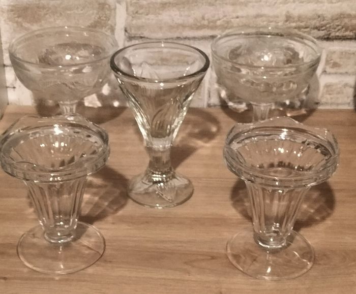 Lot de 5 coupes a glace