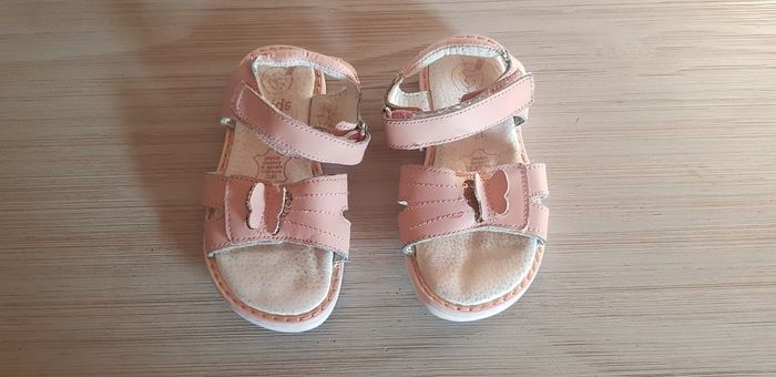 Chaussure été taille 24