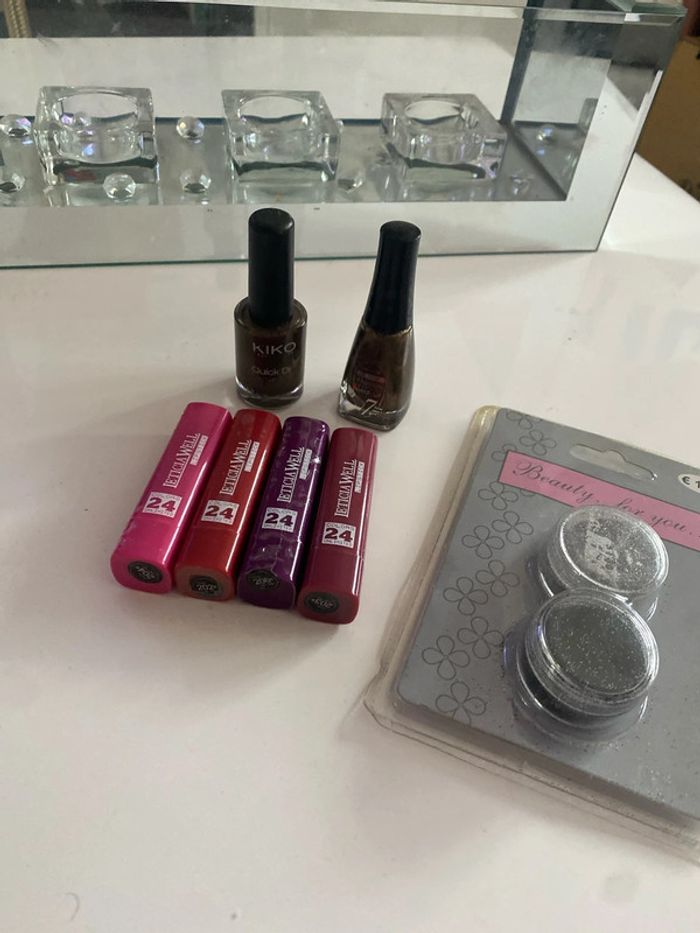 Lot vernis rouge à lèvre - photo numéro 2